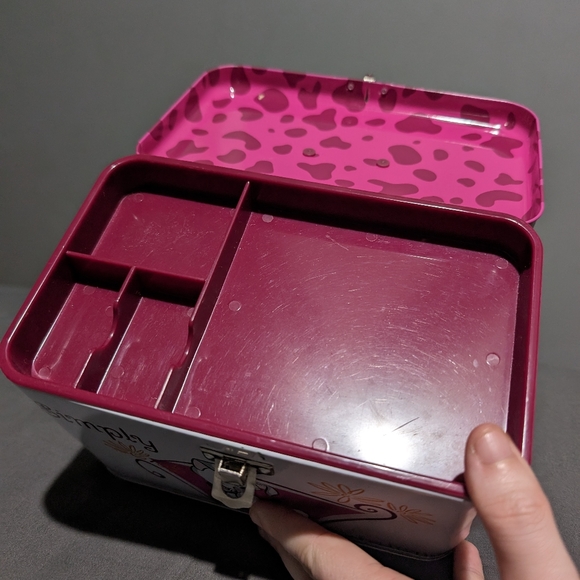 *Rare* Vintage Disney 102 Dalmatian Oddball make up tin - Picture 11 of 15